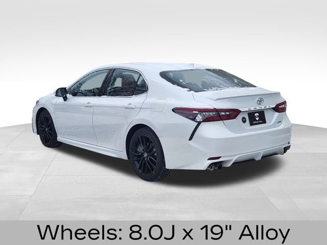 Used 2023 Toyota Camry XSE image 3