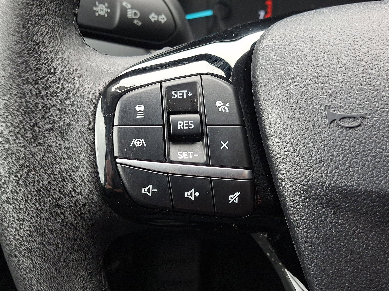 Certified 2022 Ford Escape SE w/ SE Sport Appearance Package AWD/4WD image 29