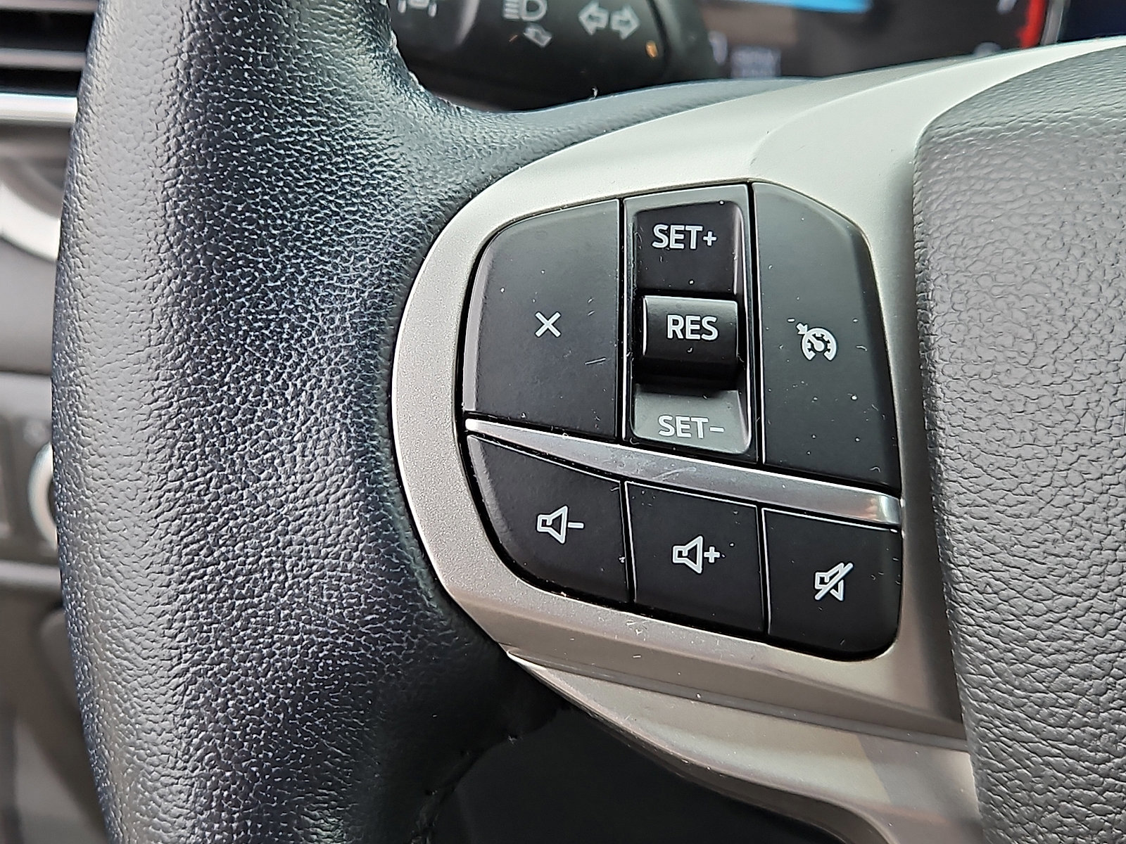 Certified 2022 Ford Explorer XLT w/ Equipment Group 202A image 22