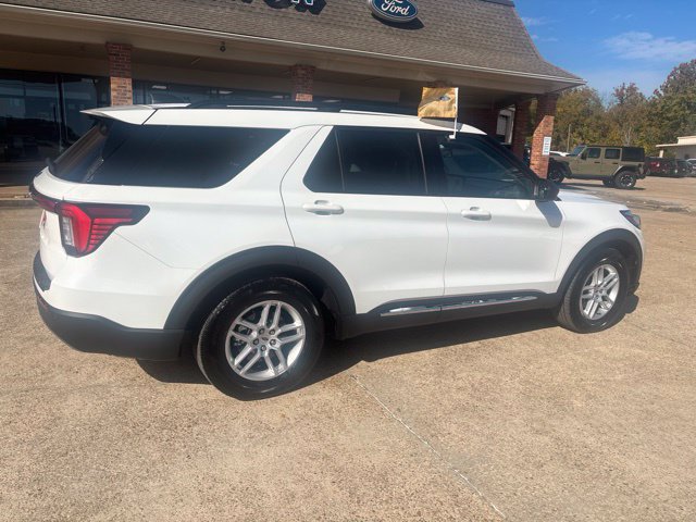Certified 2025 Ford Explorer Active w/ Active Comfort Package RWD image 5