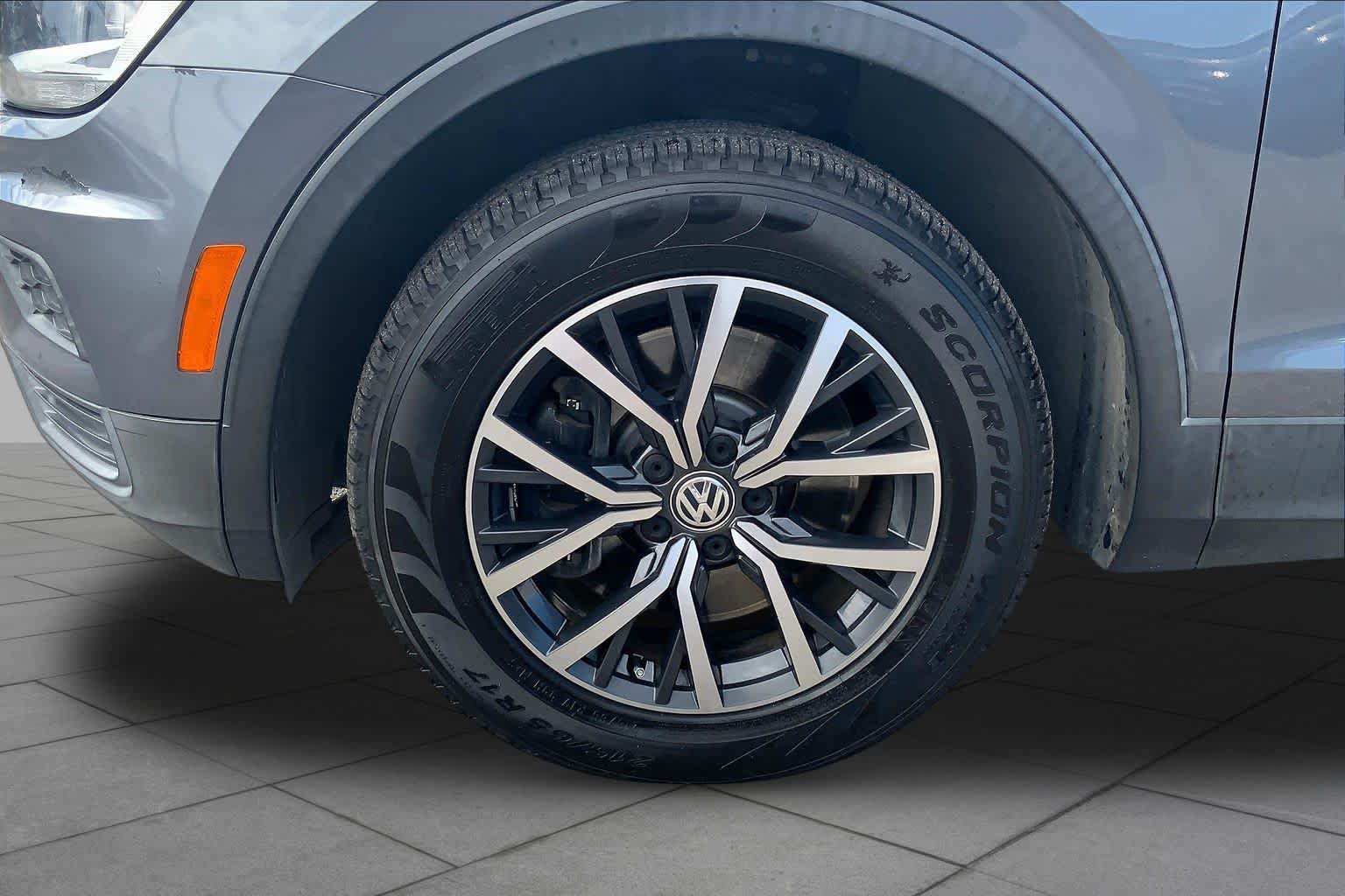 Used 2019 Volkswagen Tiguan SE AWD/4WD image 11
