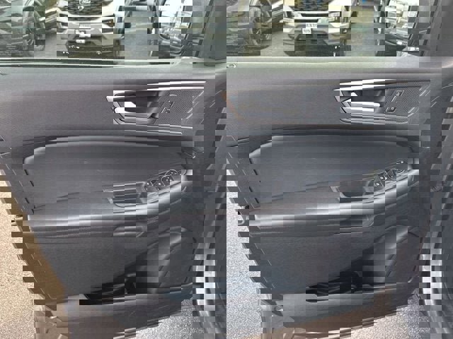 Certified 2024 Ford Edge SEL image 13