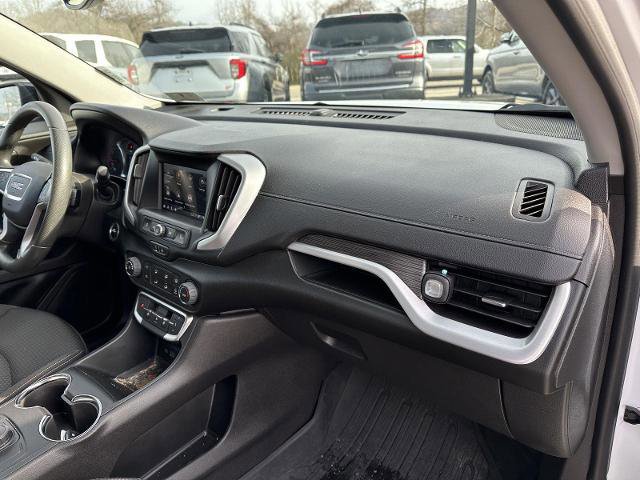 Used 2024 GMC Terrain SLE w/ Elevation Edition image 19
