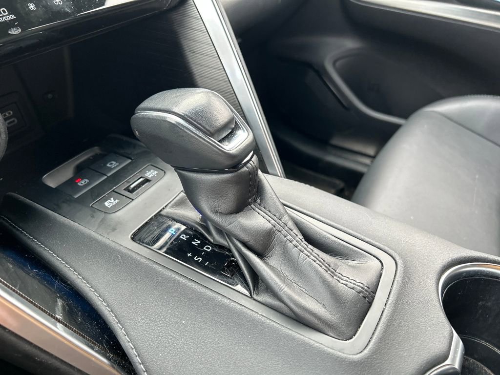 Used 2023 Toyota Venza XLE image 29