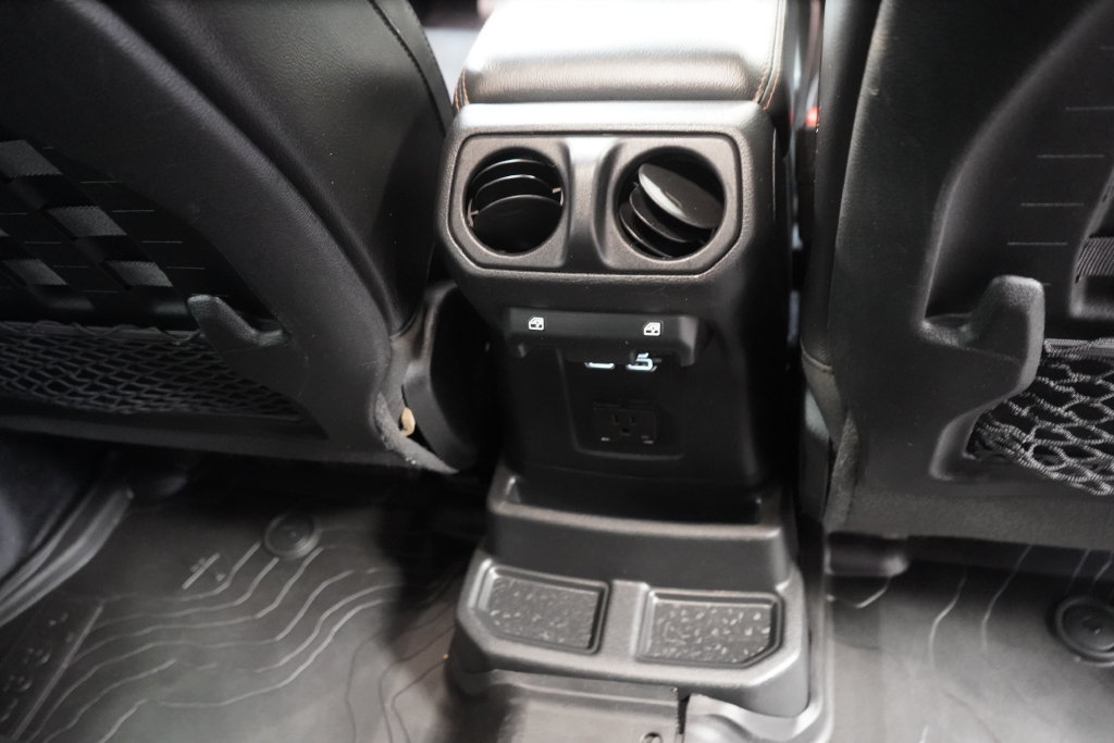 Used 2021 Jeep Wrangler Unlimited Rubicon w/ Trailer Tow Package AWD/4WD image 25