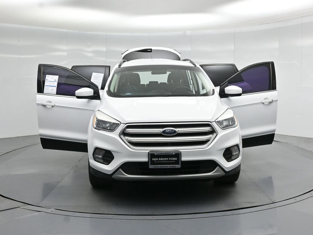 Certified 2018 Ford Escape SE FWD image 31