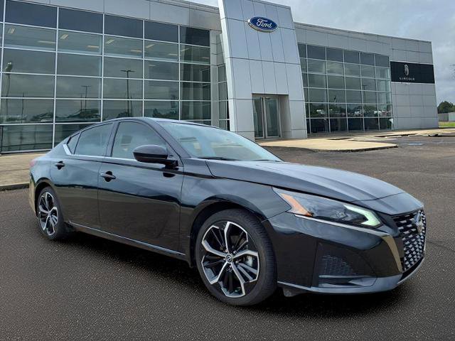Used 2025 Nissan Altima 2.5 SR FWD image 7
