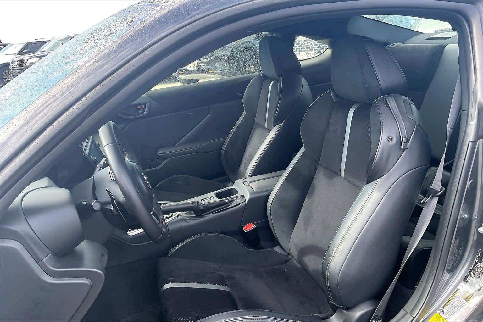Used 2025 Toyota GR86 Premium w/ Performance Package RWD image 11