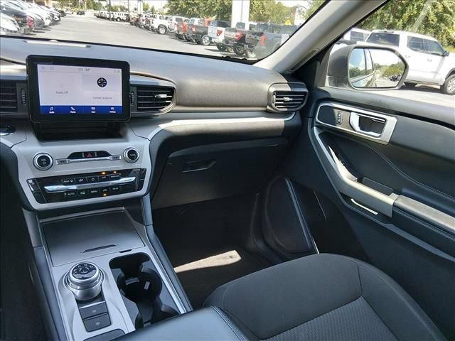 Certified 2023 Ford Explorer XLT RWD image 12