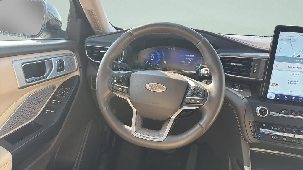 Certified 2020 Ford Explorer Platinum w/ Premium Technology Package image 24