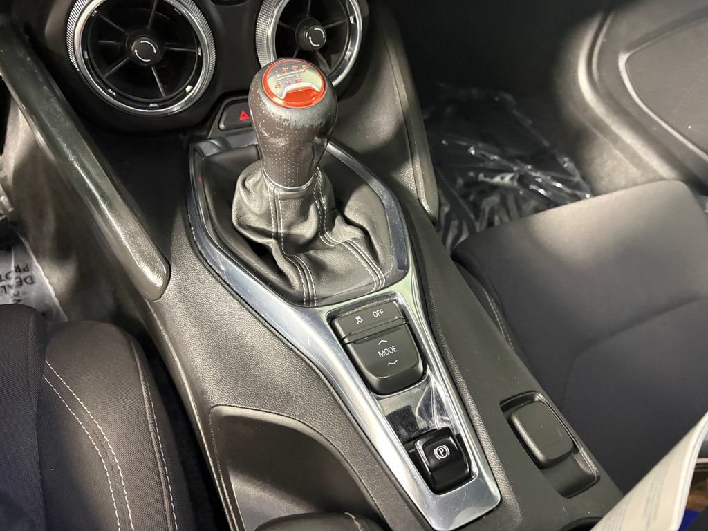 Used 2020 Chevrolet Camaro LT RWD image 19