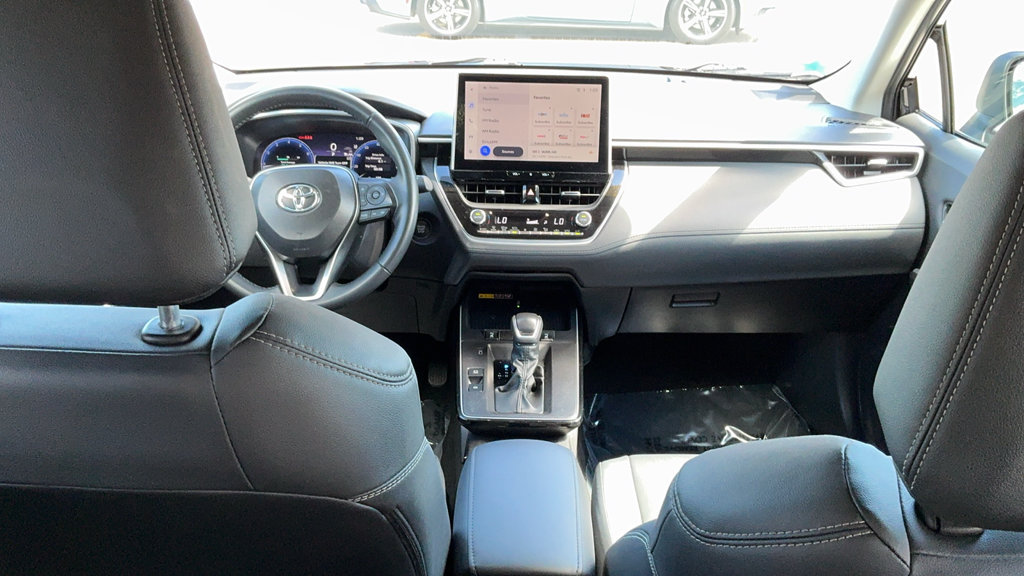 Used 2026 Toyota Corolla Cross XLE FWD image 17
