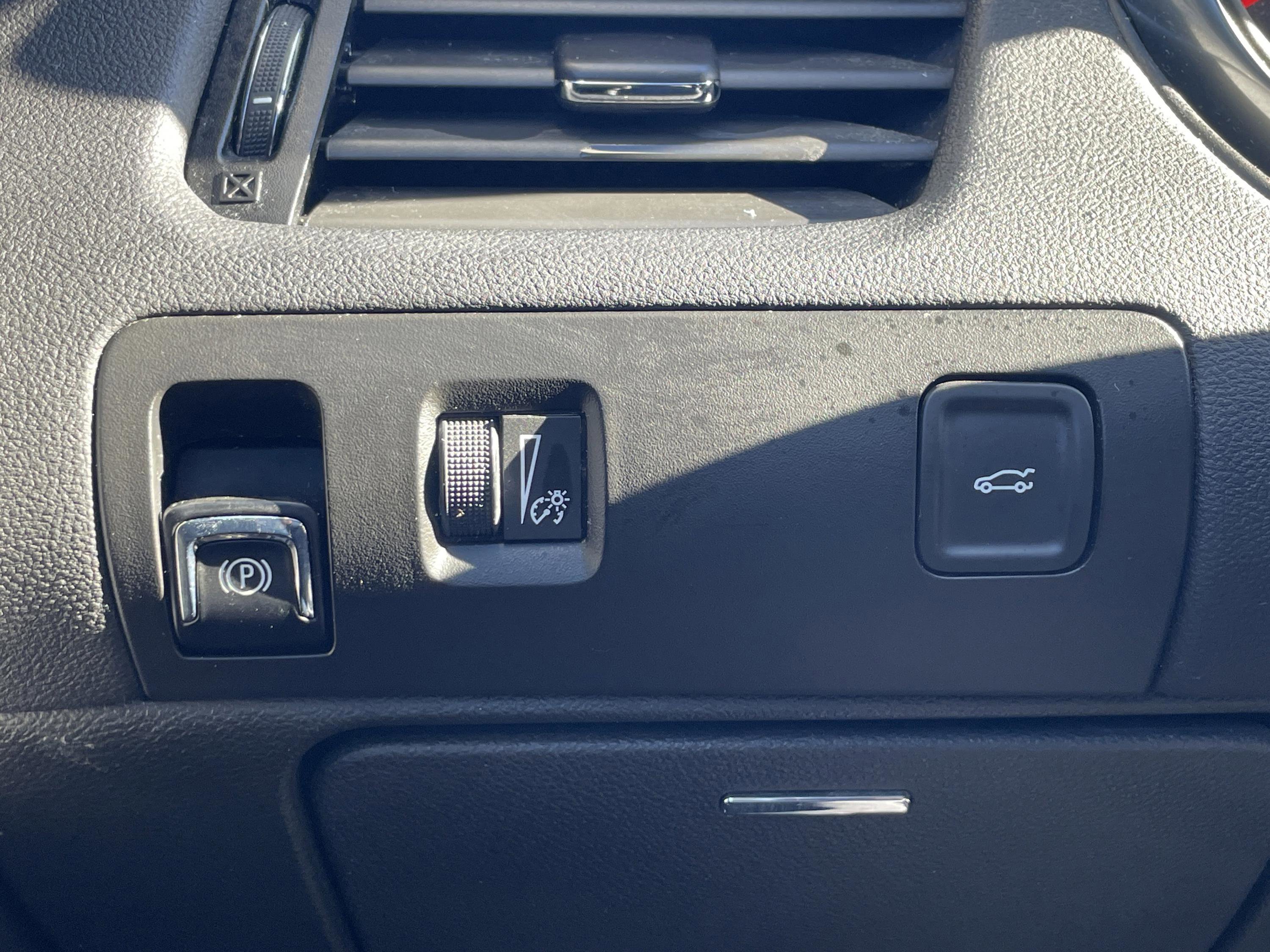 Used 2018 Chevrolet Impala LT image 22