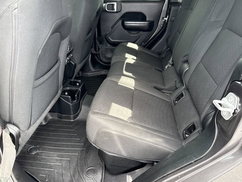 Used 2021 Jeep Gladiator Sport image 20