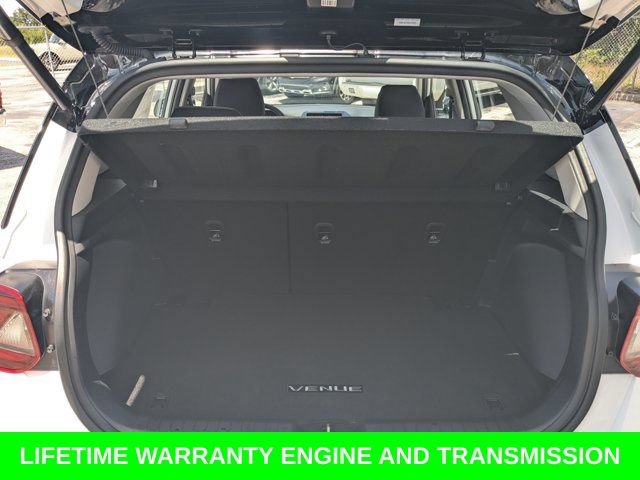 Used 2025 Hyundai Venue Limited FWD image 13