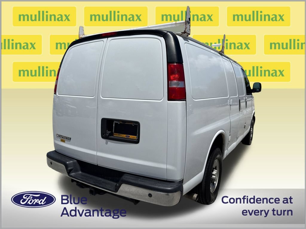 Used 2022 Chevrolet Express 2500 w/ Driver Convenience Package RWD image 4