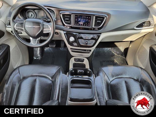 Used 2019 Chrysler Pacifica Touring-L image 18