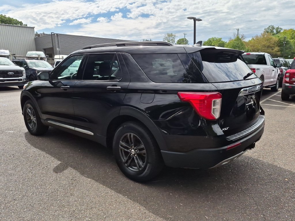 Certified 2021 Ford Explorer XLT w/ Equipment Group 202A AWD/4WD image 7