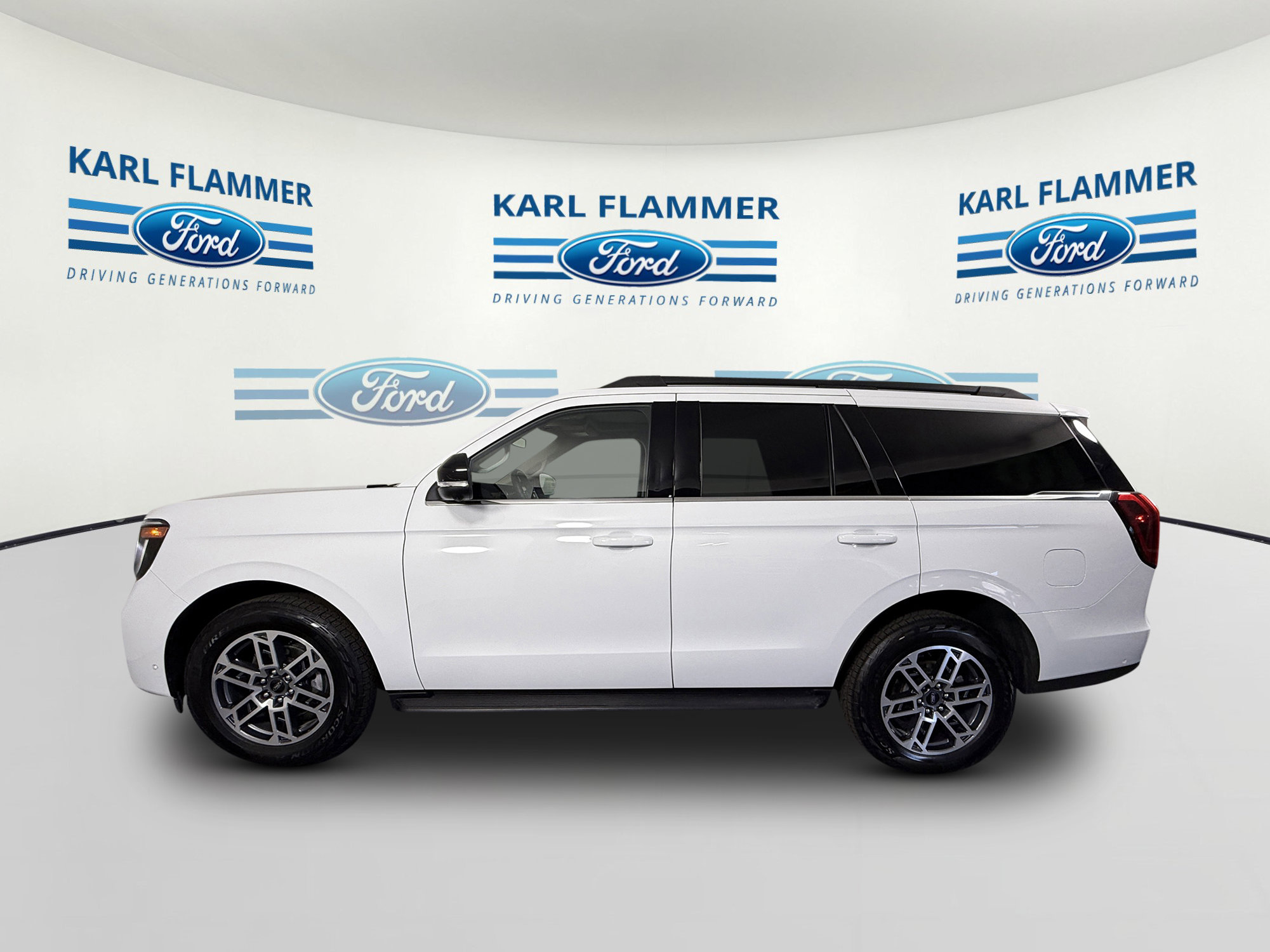 Certified 2025 Ford Expedition Active AWD/4WD image 5