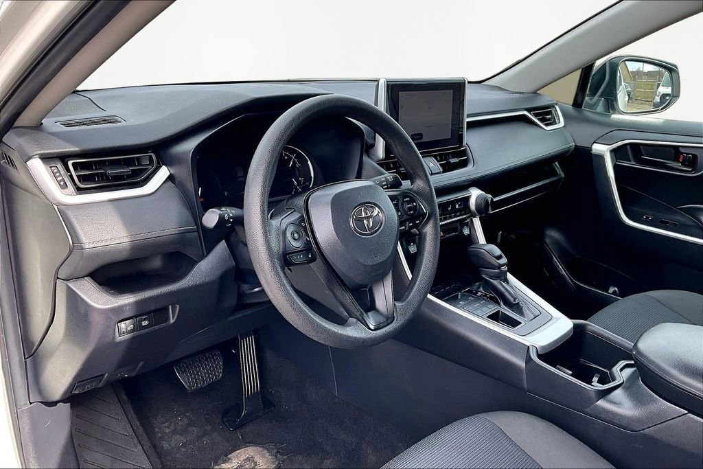 Used 2024 Toyota RAV4 LE image 14