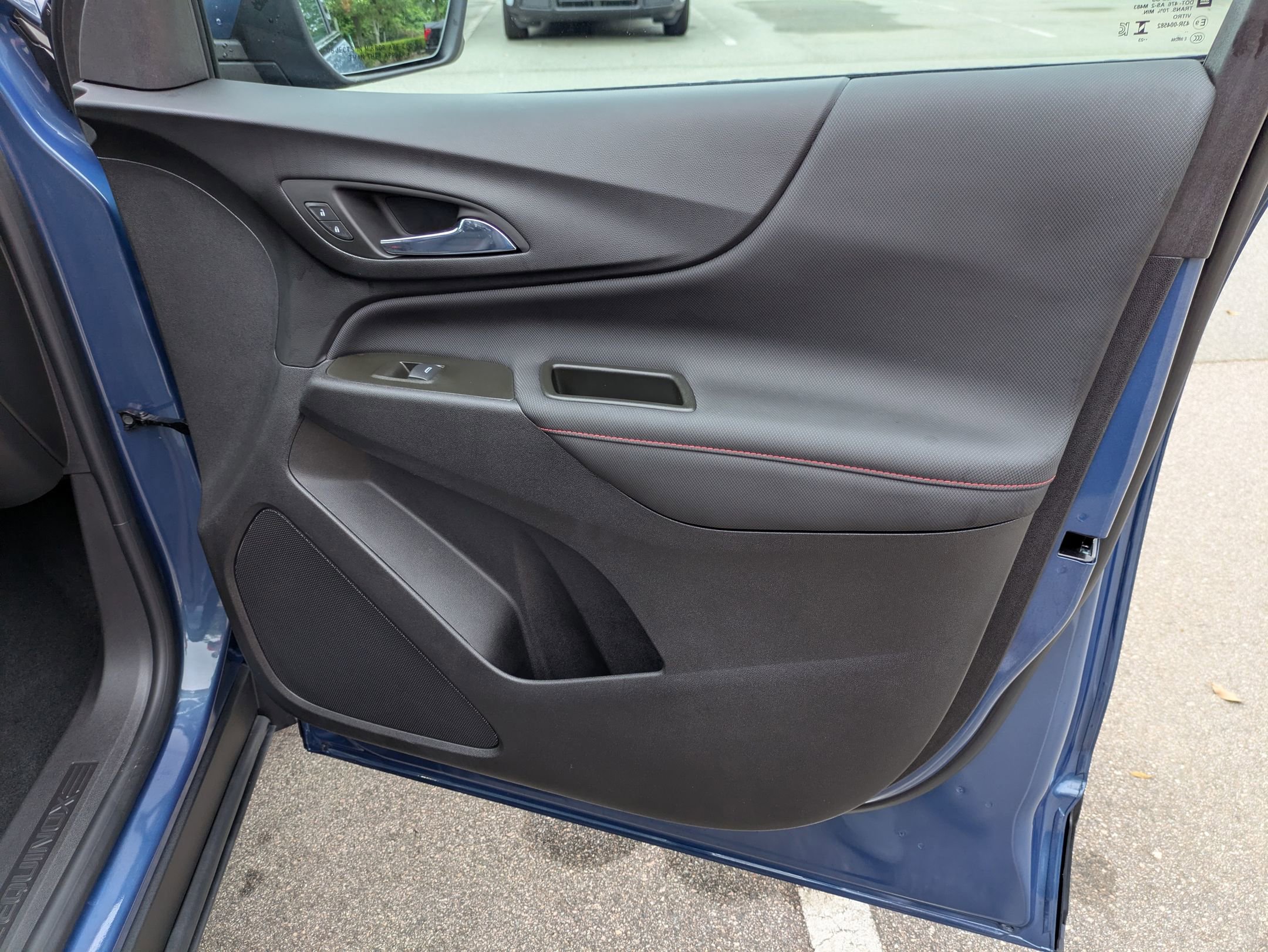 Used 2024 Chevrolet Equinox RS FWD image 41
