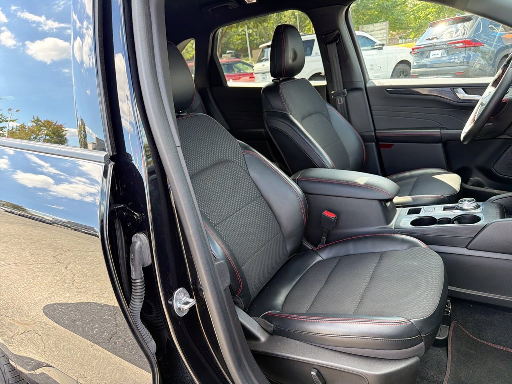 Certified 2023 Ford Escape ST-Line Elite AWD/4WD image 29