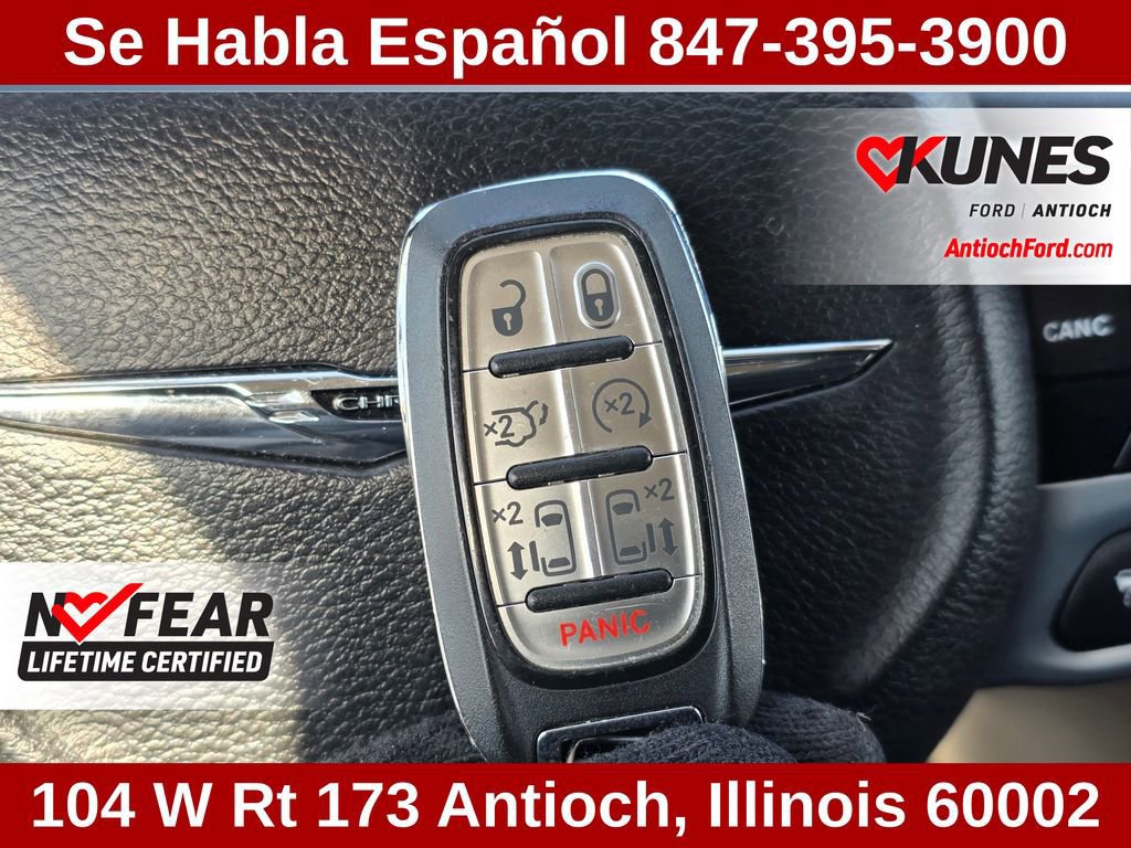 Used 2024 Chrysler Pacifica Touring-L image 71