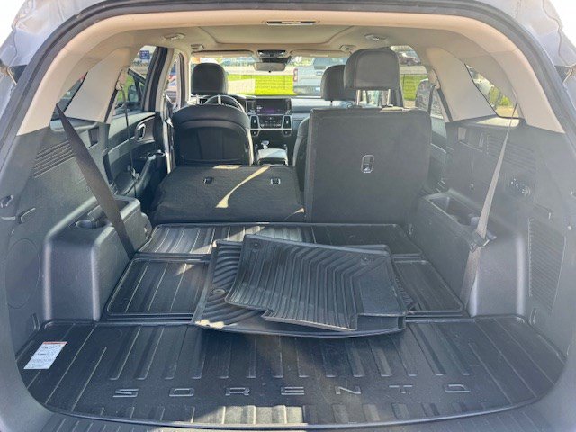 Used 2022 Kia Sorento S w/ Panoramic Sunroof Package AWD/4WD image 35