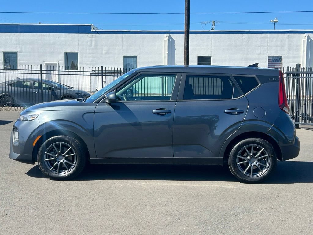 Used 2022 Kia Soul LX FWD image 5