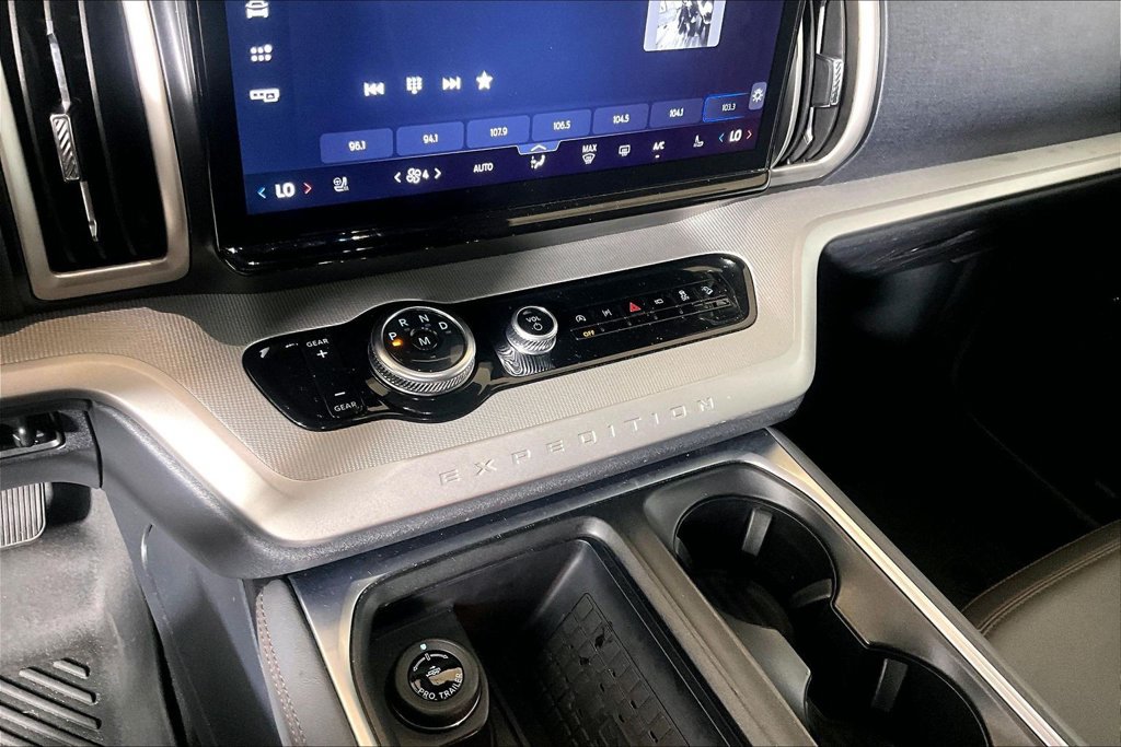 Certified 2025 Ford Expedition Active AWD/4WD image 26