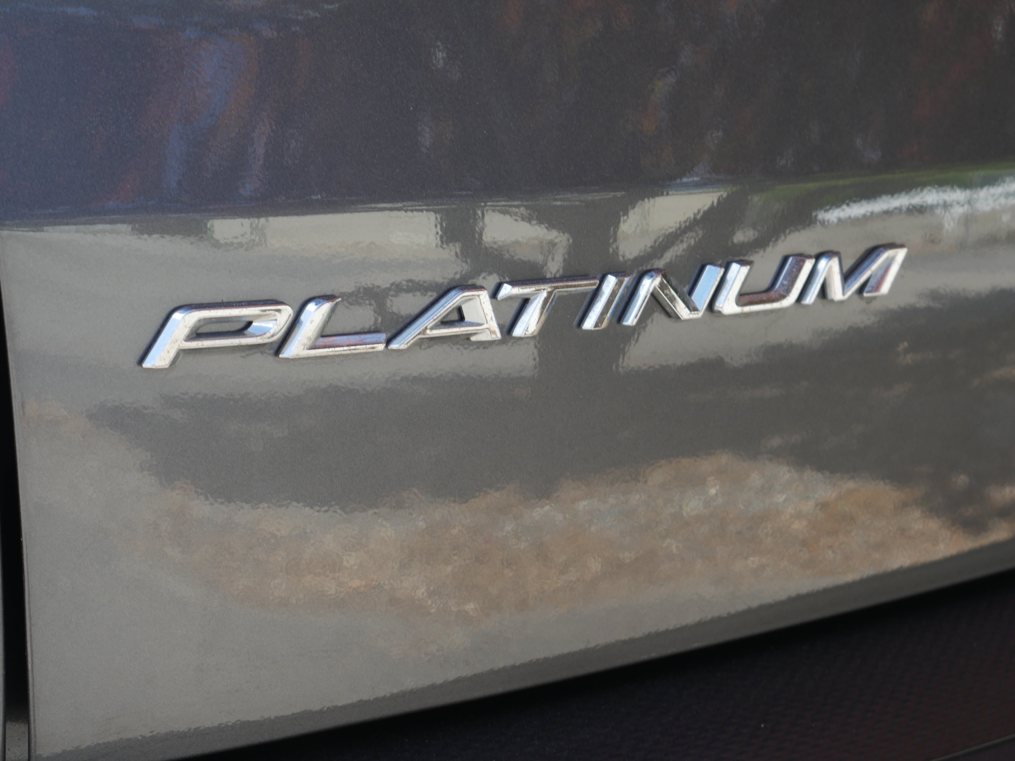 Certified 2025 Ford Escape Platinum AWD/4WD image 17