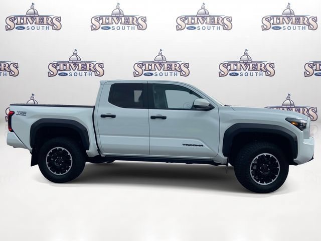 Used 2024 Toyota Tacoma TRD Off-Road AWD/4WD image 2