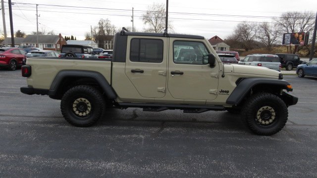 Used 2020 Jeep Gladiator Sport w/ Quick Order Package 24S image 9