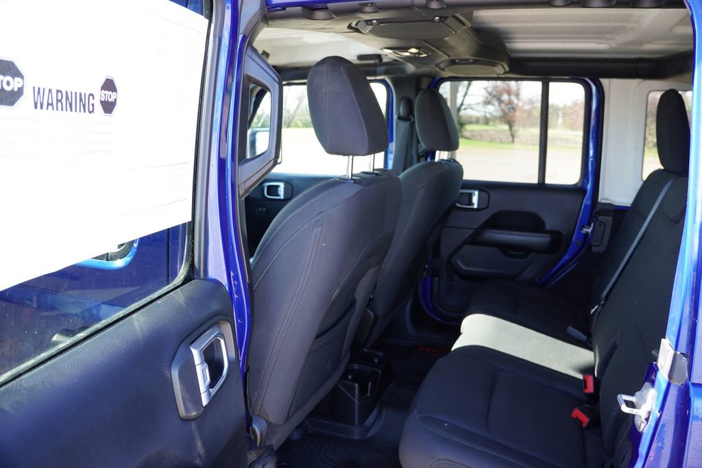Used 2019 Jeep Wrangler Unlimited Sahara w/ Uconnect 4C Nav & Sound Group AWD/4WD image 17