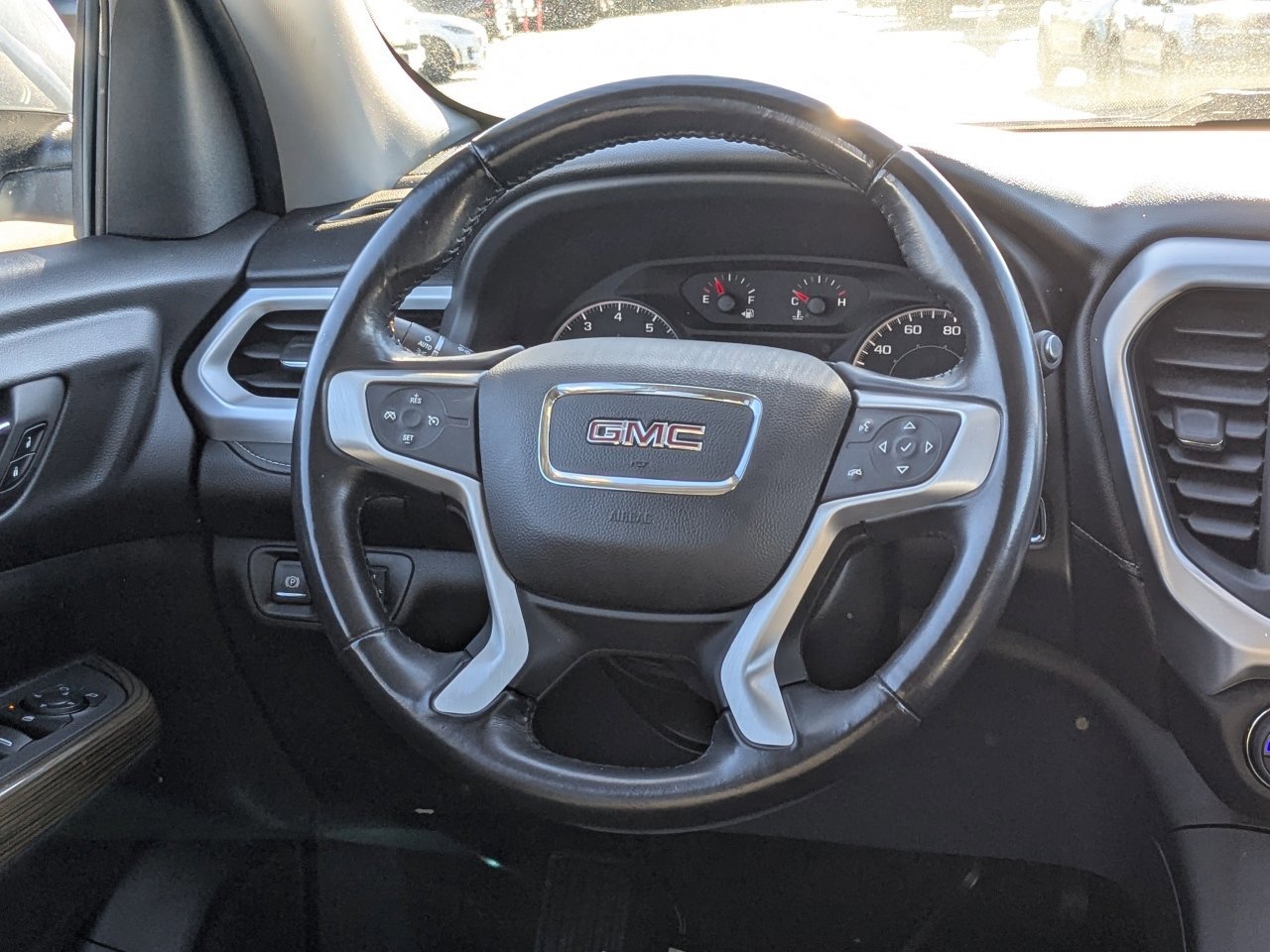 Used 2019 GMC Acadia SLE image 18