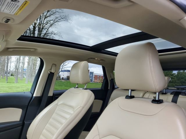 Certified 2024 Ford Edge SEL w/ Convenience Package AWD/4WD image 11
