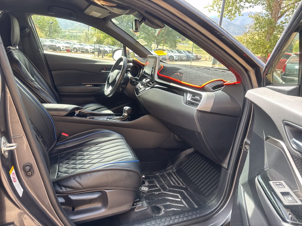 Used 2019 Toyota C-HR XLE FWD image 29
