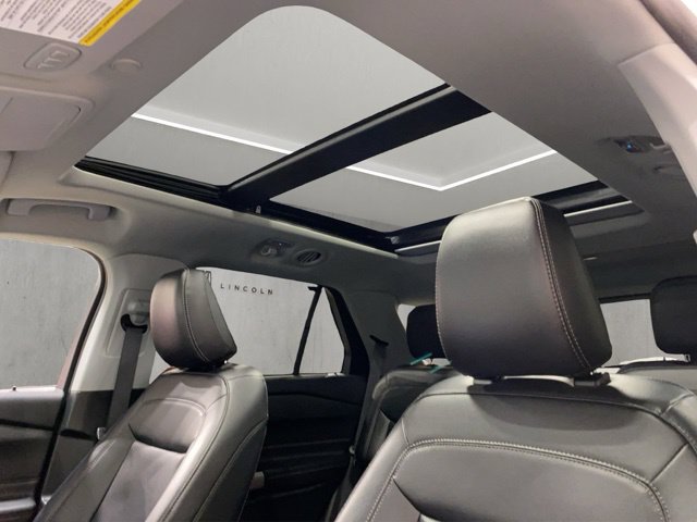 Certified 2024 Ford Explorer Limited w/ Limited Technology Package AWD/4WD image 3