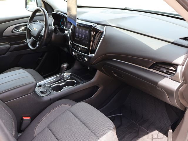 Used 2020 Chevrolet Traverse LT image 19