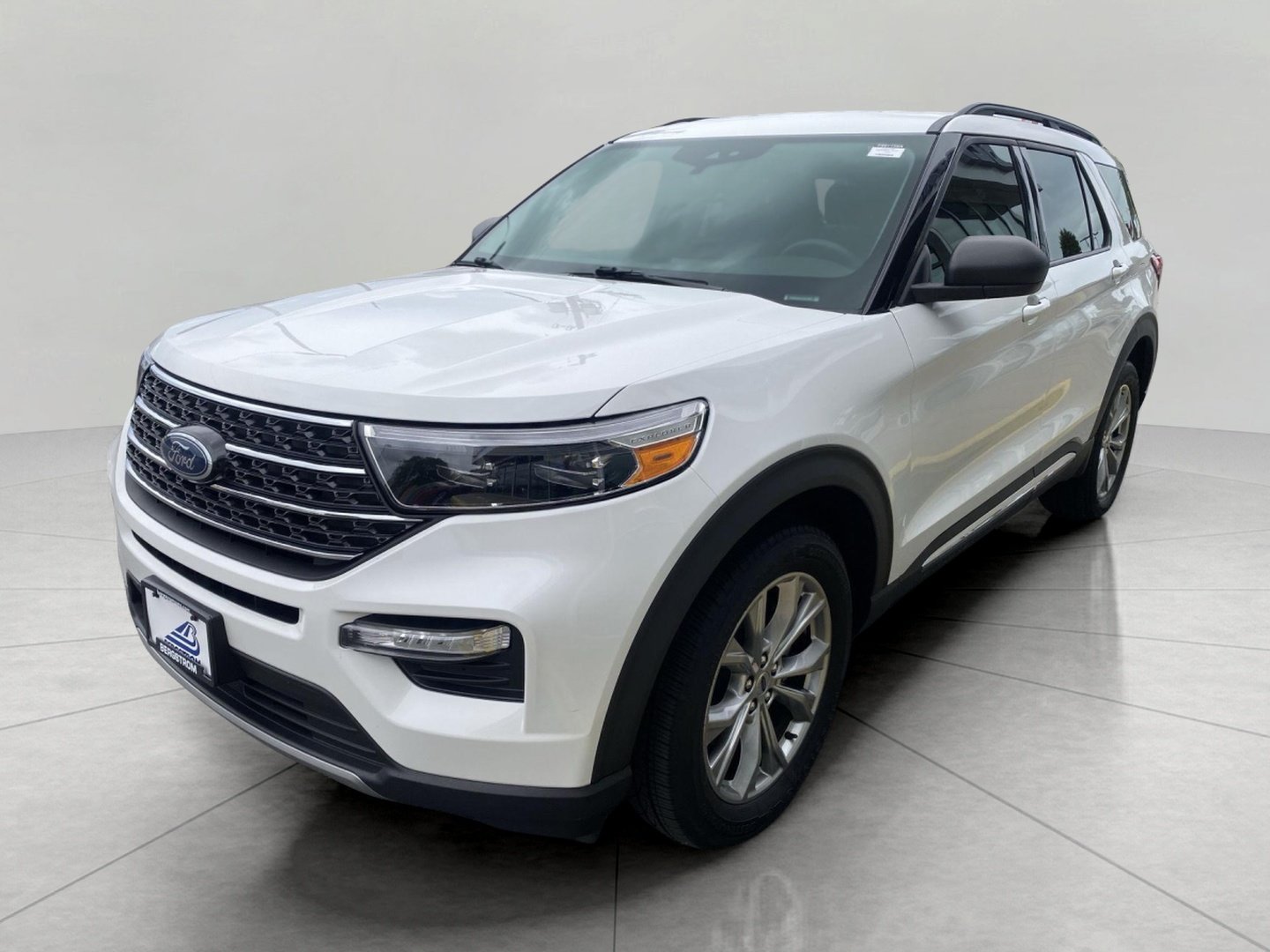 Certified 2020 Ford Explorer XLT w/ Equipment Group 202A AWD/4WD image 4
