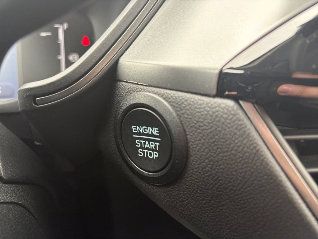 Certified 2025 Ford Escape Active AWD/4WD image 11