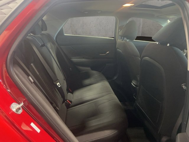Used 2025 Hyundai Elantra SEL FWD image 18