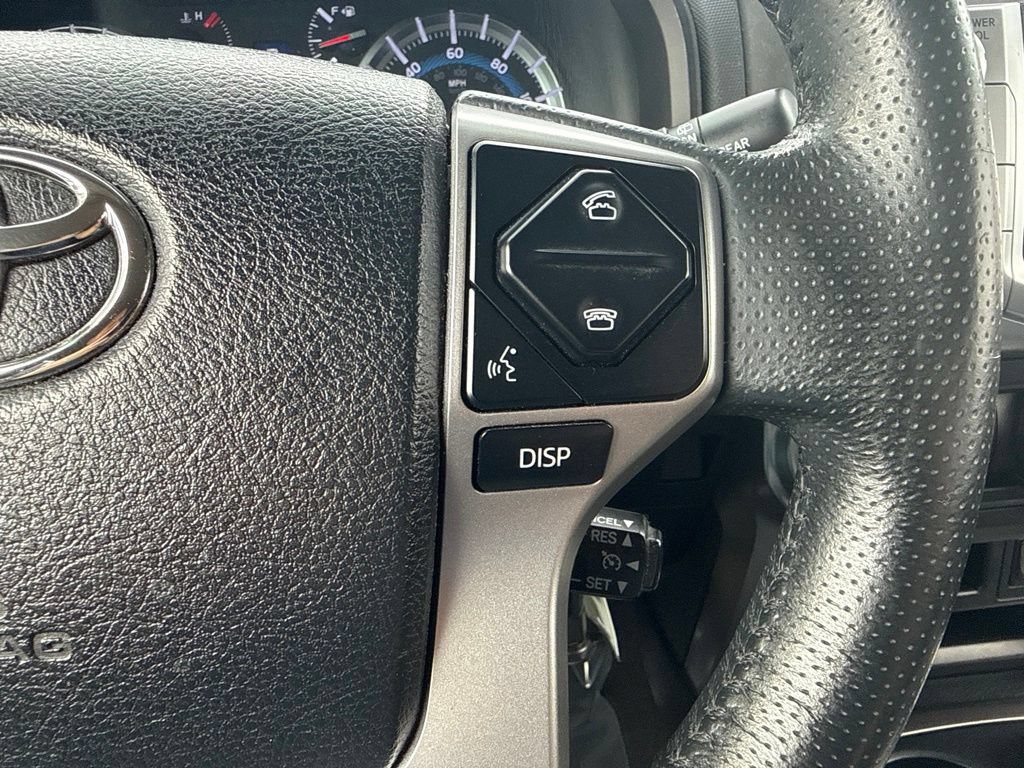 Used 2018 Toyota 4Runner SR5 AWD/4WD image 20