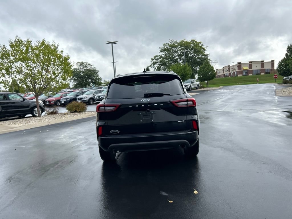 Certified 2024 Ford Escape ST-Line AWD/4WD image 8