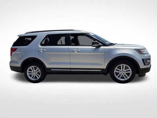 Certified 2017 Ford Explorer XLT w/ Equipment Group 201A FWD image 6