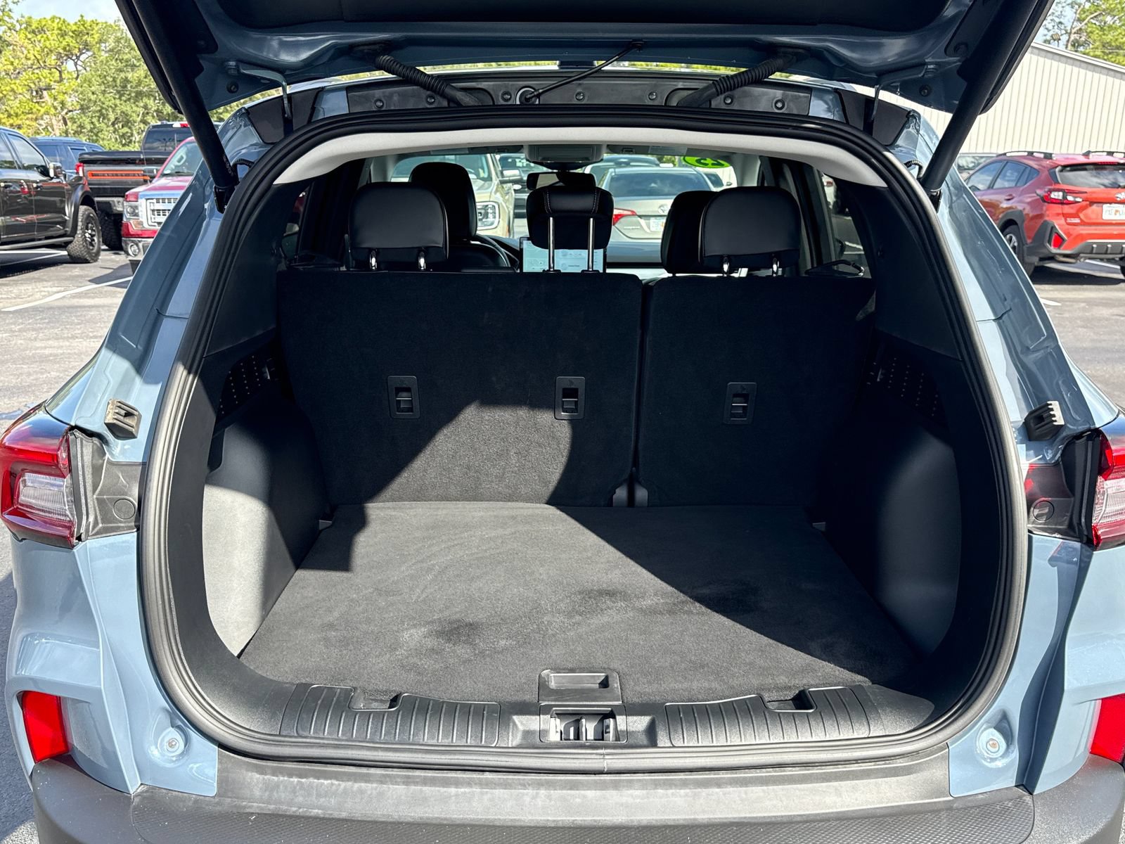 Certified 2025 Ford Escape Platinum FWD image 10