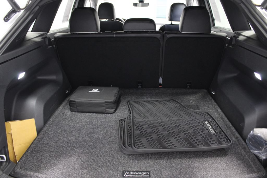 Used 2024 Volkswagen Atlas Cross Sport SEL Premium R-Line AWD/4WD image 18