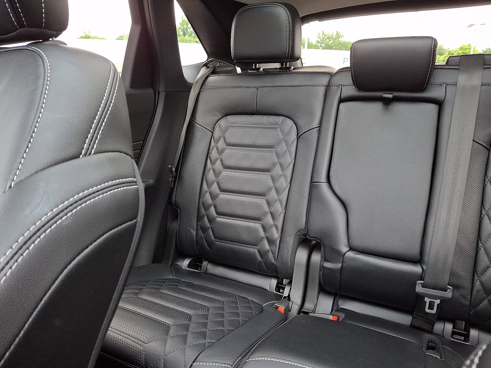 Certified 2023 Ford Escape SE w/ PHEV Premium Package FWD image 18