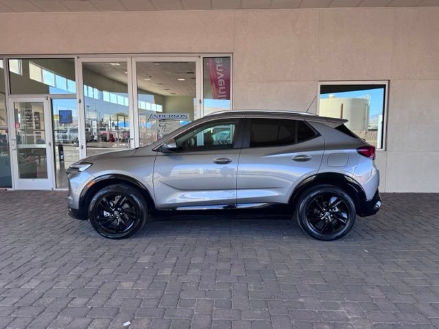 Used 2024 Buick Encore GX Sport Touring FWD image 2