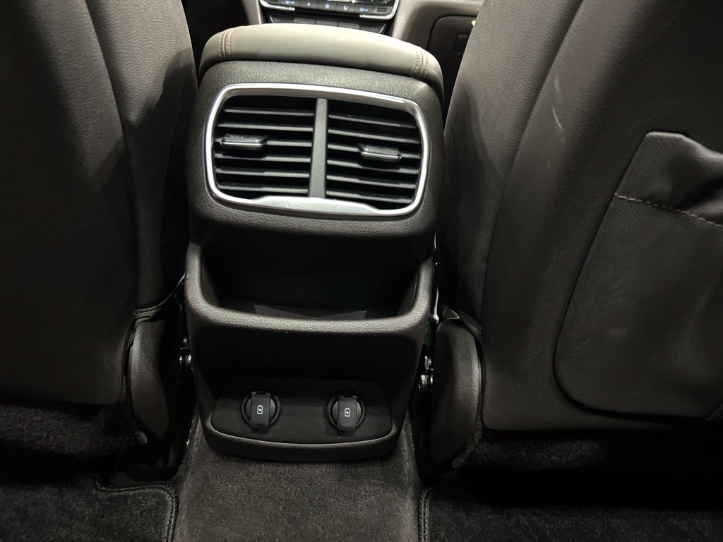 Used 2019 Hyundai Santa Fe Limited AWD/4WD image 23